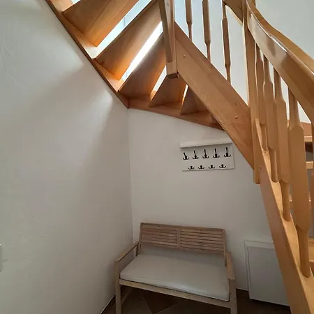 Upstairs Apartman